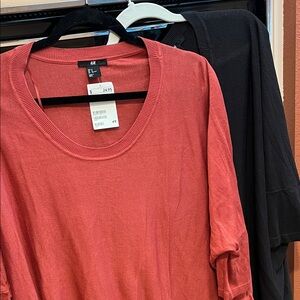 H&M Oversized Scoop-Neck Tunic in Rust and Black bundle and basic tee tan